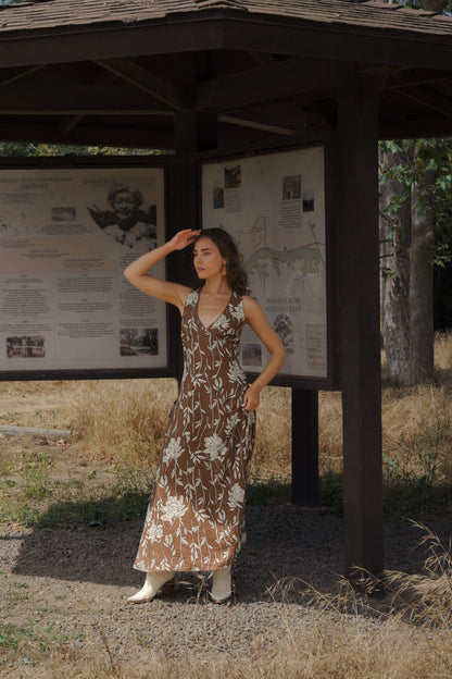 Nalani Sleeveless Open Back Floral Print Midi Dress Brown