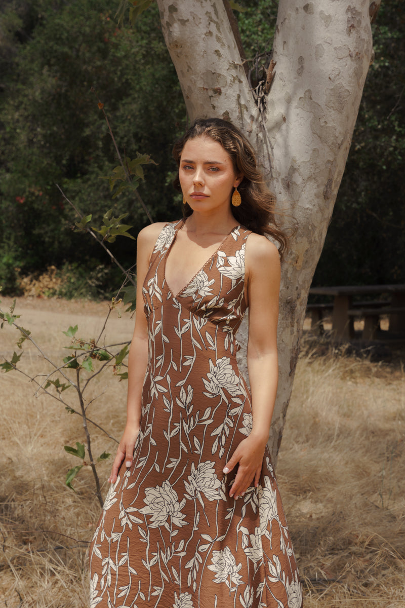 Nalani Sleeveless Open Back Floral Print Midi Dress Brown