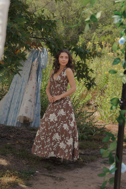Nalani Sleeveless Open Back Floral Print Midi Dress Brown