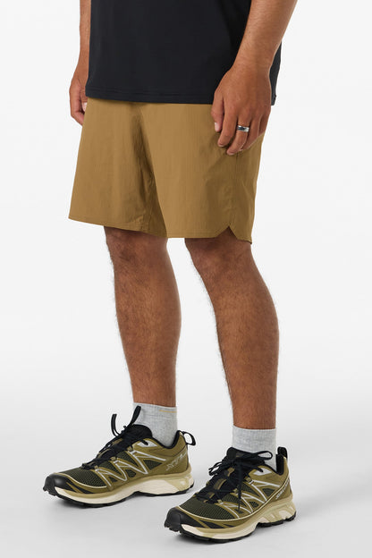 TRVLR Halfback 18" Hybrid Shorts