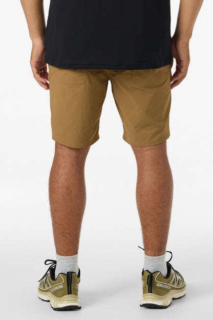 TRVLR Halfback 18" Hybrid Shorts