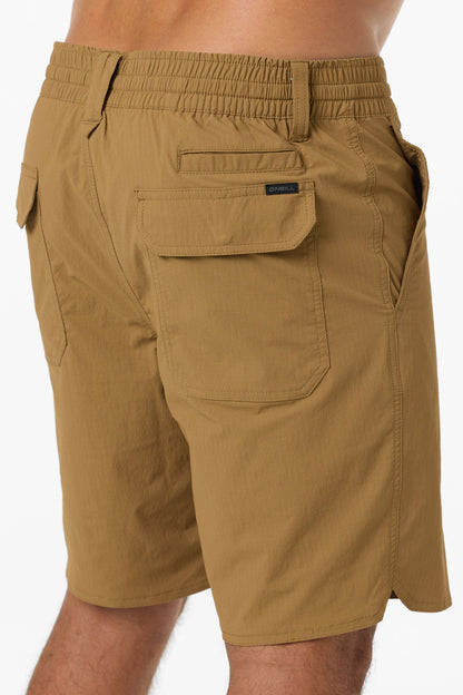 TRVLR Halfback 18" Hybrid Shorts