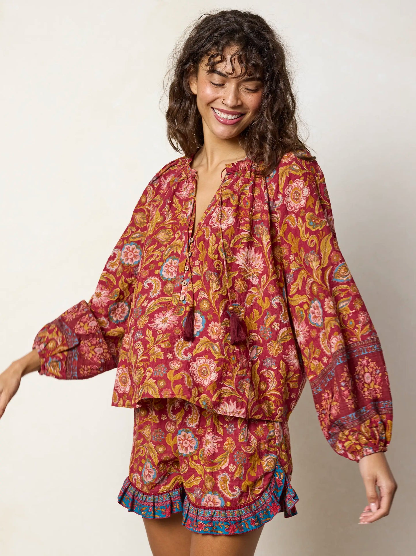 Get Up & Go Ruffle Shorts - Sunnyfield Floral Red